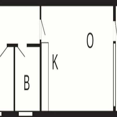 6 Person On A In Apartman