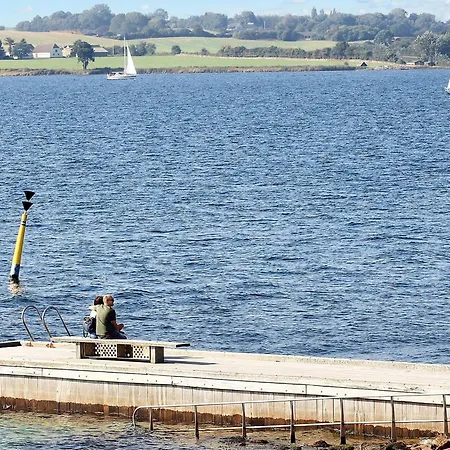 6 Person On A In Fåborg