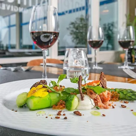 6 Person On A In Fåborg